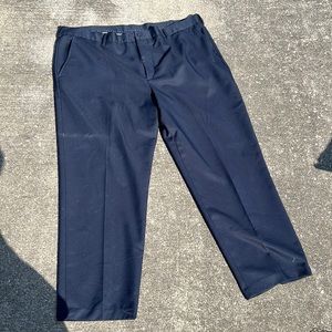 Men’s Van Heusen size 44 x 30 Navy dress pants